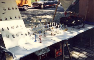 Marktstand auf dem Kunstmarkt 17. Juni in Berlin